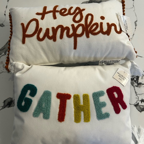 Threshold Holiday Pillows - NWT - Picture 1 of 3